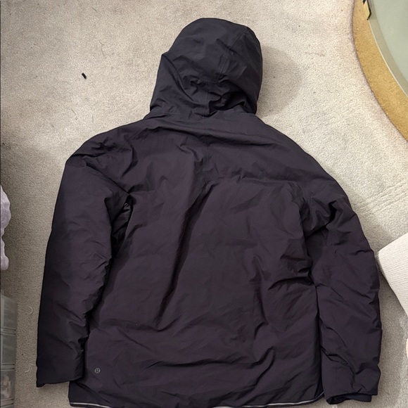 lululemon athletica Men's Black Puffer Jacket - Picture 2 of 7